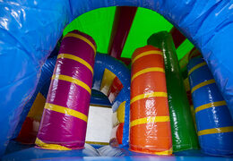 Castillo hinchable de unicornio multijugador con tobogán, pilares en la superficie de salto y llamativos objetos 3D para niños. Ordene castillos hinchables en línea en JB Hinchables España