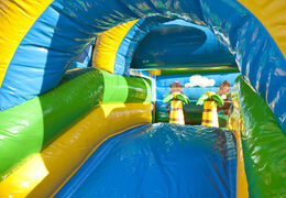 Compre un castillo hinchable de interior multifuncional con tobogán en el tema de la jungla con un gran objeto 3D de un gorila en la parte superior para los niños. Ordene castillos hinchables en línea en JB Hinchables España