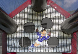Speed ​​shooter o compra el juego de velocimetro  fútbol inflable "Fat Bertha". Ordene el juego de disparos de velocimetro fútbol inflable ahora en línea en JB Hinchables España