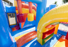 Compre un castillo hinchable de tiburones para varios juegos con un tobogán, objetos divertidos en la superficie de salto y objetos llamativos en 3D para niños. Compre castillos hinchables en línea en JB Hinchables España