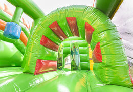 Ordene el castillo hinchable multijugador mediano con tema de gorila de safari con tobogán para niños. Compre castillos hinchables en línea en JB Hinchables España