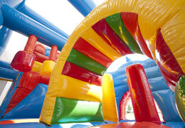 Castillo hinchable de tiburones multijugador con tobogán, pilares en la superficie de salto y llamativo objeto 3D para niños. Ordene castillos hinchables en línea en JB Hinchables España