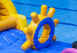 Ordene un barco inflable con tema de safari para jóvenes y mayores. Compra atracciones acuáticas hinchables online ahora en JB Hinchables España