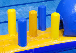 Exclusiva carrera de obstáculos inflable con ballenas con divertidos obstáculos en 3D para jóvenes y mayores. Ordene carreras de obstáculos inflables en línea ahora en JB Hinchables España