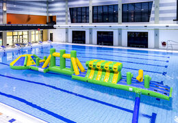 Comprar piscina hinchable de 16 m verde/azul con objetos lúdicos y tobogán redondo para grandes y pequeños. Ordene juegos de piscina inflables ahora en línea en JB Hinchables España