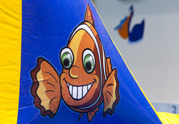 Ordene una carrera hinchable hermética de aventuras en el mundo marino para jóvenes y mayores. Compra juegos de piscina hinchables ahora online en JB Hinchables España