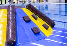 Compre un tobogán hermético con un tema pirata para jóvenes y mayores. Ordene atracciones acuáticas inflables ahora en línea en JB Hinchables España