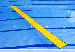 Compra una alfombrilla para caminar sobre el agua para niños en diferentes tamaños y colores. Ordene atracciones acuáticas inflables ahora en línea en JB Hinchables España