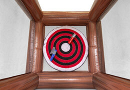 Ordene el juego Hinchable Axe Battle para jóvenes y mayores. Compre castillos hinchables ahora en línea en JB Hinchables España