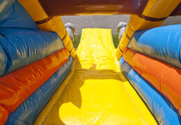 Compre castillo hinchable de interior multijugador con tobogán en tema de barco pirata para niños. Ordene castillos hinchables en línea en JB Hinchables España