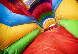 Compra un castillo de Lego para varios juegos con un tobogán, objetos divertidos en la superficie de salto y llamativos objetos en 3D para niños. Ordene castillos hinchables en línea en JB Hinchables España