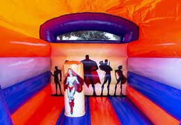 Compra un pequeño castillo inflable de interior con temática de superhéroes para niños. Compra inflables en línea en JB Hinchables España