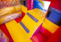 Ordena un pequeño multifun castillo inflable de interior con tema princesa para niños. Compra inflables en línea en JB Hinchables España