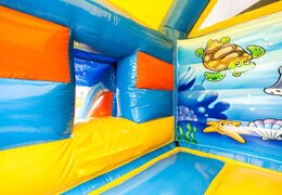 Ordena un mediano castillo hinchable de interior multifun en tema mundo marino para niños. Compra castillos hinchables en línea en JB Hinchables España