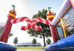 Castillo hinchable del circo mundial con múltiples toboganes y todo tipo de obstáculos con estampados a juego con la temática infantil. Compre castillos hinchables en línea en JB Hinchables España