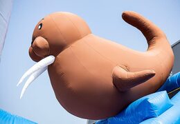 Compre un gran castillo hinchable con temática de Frozen con múltiples toboganes y una variedad de obstáculos divertidos con estampados temáticos para niños. Ordene castillos hinchables en línea en JB Hinchables España