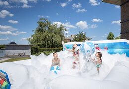 Ordene un gran castillo hinchable con burbujas abiertas con espuma en el tema Seaworld para niños. Compre castillo hinchable inflable en línea en JB Hinchables España