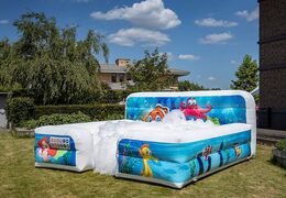 Ordene el castillo hinchable abierto JB Bubbles con espuma en el tema seaworld pesca en el mar para niños. Compre castillos hinchables inflables en línea en JB Hinchables España