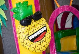 Ordene castillo hinchable en tema flamenco con tobogán para niños. Compre castillos hinchables en línea en JB Hinchables España