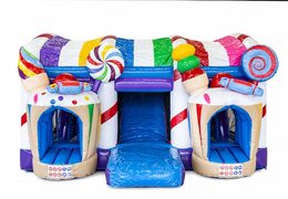 Castillo hinchable multijugador XXL Candyland en un diseño único con dos entradas, un tobogán en el medio y objetos 3D para niños. Compre castillos hinchables en línea en JB Hinchables España