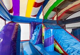 Ordene el castillo hinchable Candyland con un diseño único, un tobogán y objetos en 3D para niños. Compre castillos hinchables en línea en JB Hinchables España