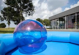 Consigue un portaequipajes inflable azul para jóvenes y mayores. Compre castillos hinchables ahora en línea en JB Hinchables España