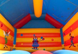 Compra un grande  castillo hinchable de interior con un tema payaso para niños. Ordena castillos hinchables en línea en JB Hinchables España
