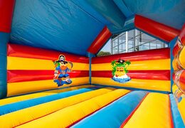 Compra un grande castillo hinchable  con un tema pirata  para niños. Ordena castillos inflable en línea en JB Hinchables España