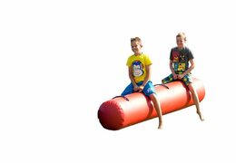 Tubo hinchable rojo tanto para mayores como para jóvenes. Comprar artículos hinchables online en JB Hinchables España