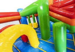 Cojín de aire inflable de tema tropical con toboganes y objetos en el cojín a la venta para niños