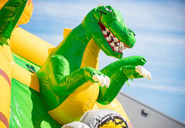 Comprar colchón de aire multiplay tema super dino con sección de salto y tobogán para niños