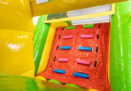 Ordene 13 metros larga pista americanas inflable en tema Dinosaurio para niños. Compre pistas americanas inflables ahora en línea en JB Hinchables España