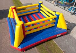 Ring de boxeo inflable con colores brillantes
