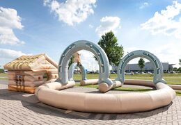 Pista de carreras inflable occidental