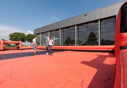 Ordene la pista de jabón de fútbol en línea en JB Inflatables