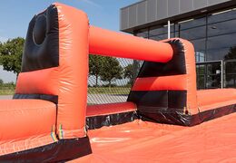 Trabajo de jabón en el juego de fútbol