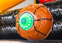 Sistema interactivo para usar en el juego de castillo hinchable