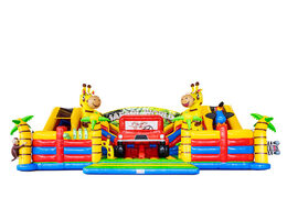 Slideworld en temática safari con palmeras jirafa