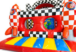 Pista de obstáculos con temática de cómic para una experiencia inolvidable