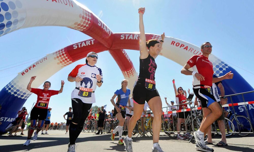 JB Promotions van JB Inflatables; De maatwerk specialist voor opblaasbare reclame artikelen en promotiematerialen. Op maat gemaakte inflatables voor sportevenementen