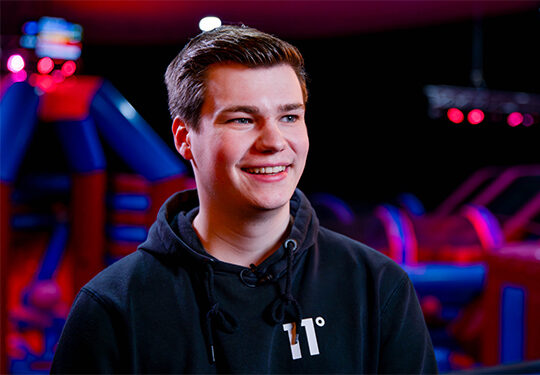 Tom, Subgerente en Bounce Valley Eindhoven, proporciona una cita