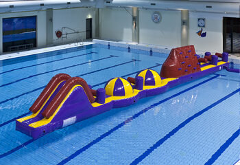 Espectacular carrera de obstáculos hinchable XL de aventura de 17 metros de largo con varios objetos emocionantes para los niños. Ordene atracciones acuáticas inflables ahora en línea en JB Hinchables España