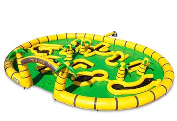 Juego de golf con tema de palmeras