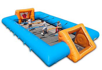 Pide futbolín hinchable azul naranja con exclusivo sistema de deslizamiento de abordaje para niños. Compre futbolines inflables ahora en línea en JB Inflatables Holanda