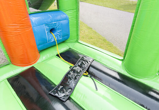 Ordene un campo sportpista multifuncional para diferentes tipos de actividades deportivas tanto para jóvenes como para mayores. Compre arena multi sportpista inflable ahora en línea en JB Hinchables España