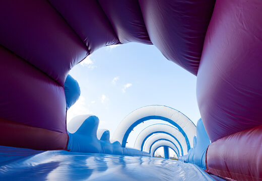 Ordene un tobogán inflable para el vientre de 18 m de largo con tema de tiburón para niños. Compre toboganes hinchables ahora en línea en JB Hinchables España