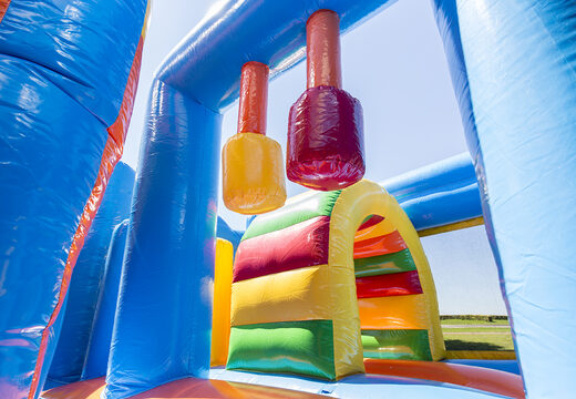 Ordene el castillo hinchable multijugador mediano con tobogán para niños con temática de tiburones. Compre castillos hinchables en línea en JB Hinchables España