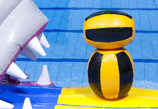 Ordene la piscina de tiburones inflable hermética Mega Run para jóvenes y mayores. Compra juegos de piscina hinchables ahora online en JB Hinchables España