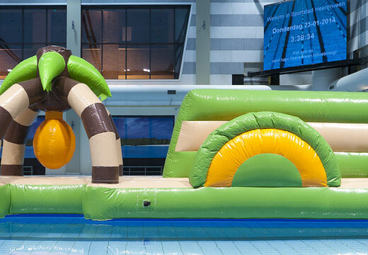 Compre una carrera de obstáculos inflable doble en la jungla para jóvenes y mayores. Ordene carreras de obstáculos inflables en línea ahora en JB Hinchables España