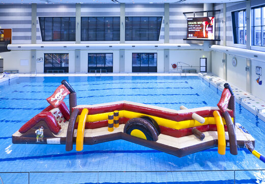 Obtenga un curso de asalto de piscina pirata Zig Zag inflable doble hermético para jóvenes y mayores. Ordene carreras de obstáculos inflables en línea ahora en JB Hinchables España